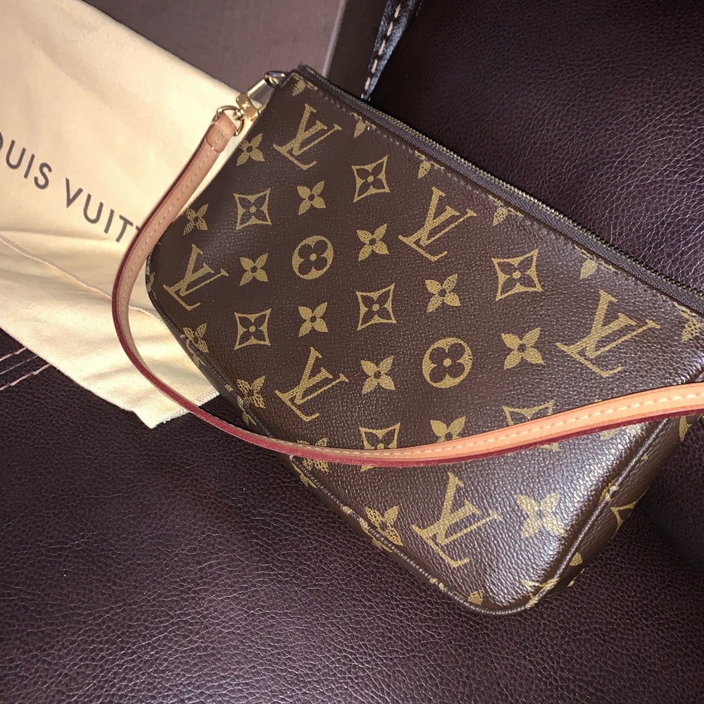Louis Vuitton monogram Pochette Accessories NM